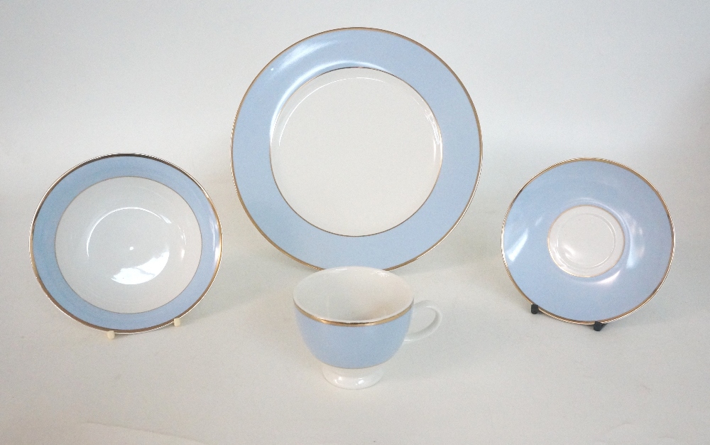 ROYAL DOULTON DINNER SERVICE
comprising four dinner plates, four side plates, four soup bowls,