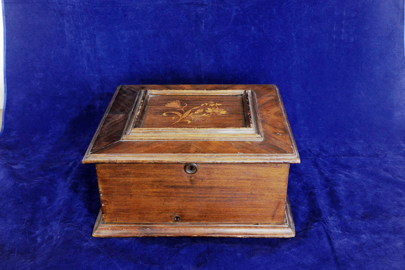 A Polyphone in a marquetry inlaid case.