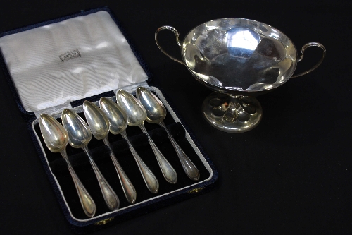 A set of six George V coffee spoons, Sheffield 1935, approx 150grms, in fitted Harrods box,