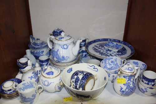 SECTION 9.  A quantity of blue and white patterned tea wares, including Royal Worcester, Spode and