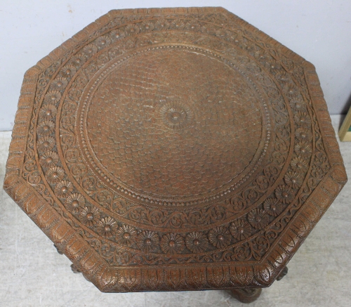 An early 20th Century Chinese carved hardwood occasional table, of octagonal form, centrally - Image 6 of 8
