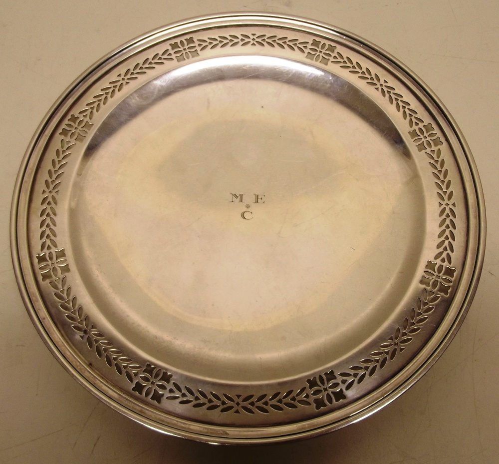 A Tiffany & Co early twentieth century North American silver circular cake dish, the centre