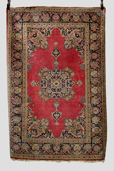 Kashan rug, west Persia, 20th century, 6ft. 8in. x 4ft. 5in. 2.03m. x 1.35m.