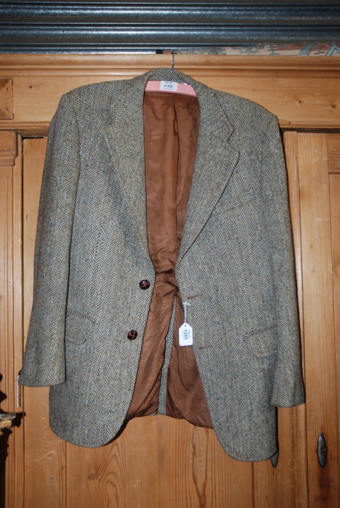 A Gent's vintage Harris Tweed Jacket, size 38''.