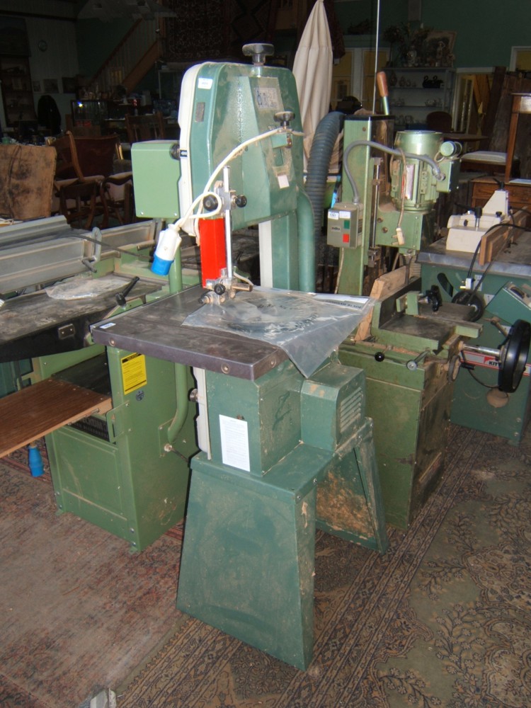 A ''Kity 613'' single phase Band Saw with cutting depth up to 192 mm (7.7''), the bed 50 cm. x 50