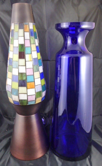 Large lava lamp shaped floor lamp with mosaic coloured glass shade H68.5cm, and large blue glass