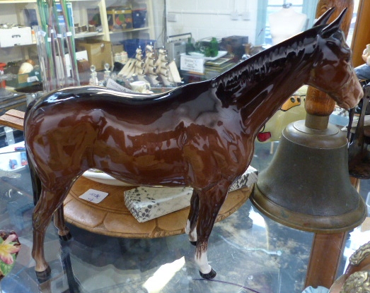 Large Beswick thoroughbread horse (chip to ear)