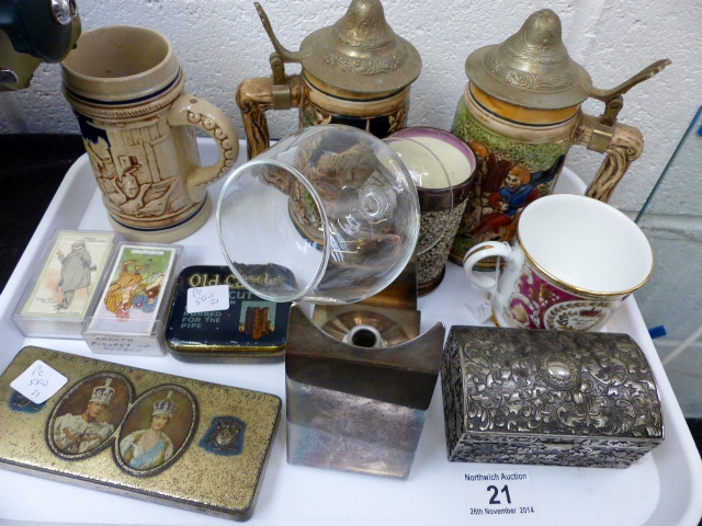 Tray of collectables