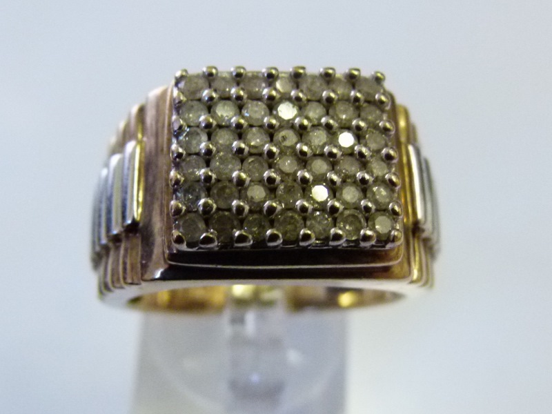 9ct gold signet ring with 42 diamonds, approximately 1ct total