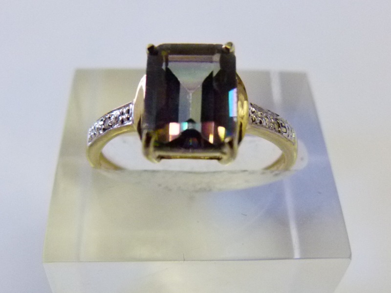 9ct gold mystic topaz ring, size O