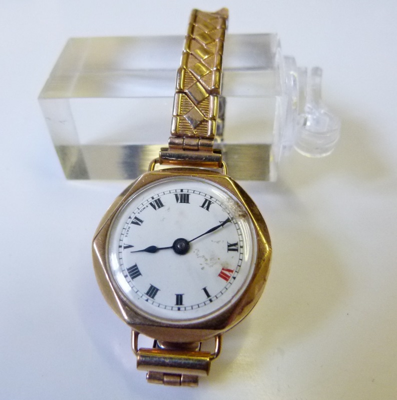 9ct gold ladies wristwatch