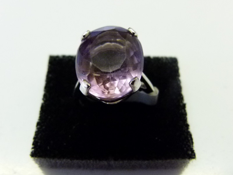 9 ct white gold large amethyst solitaire ring.