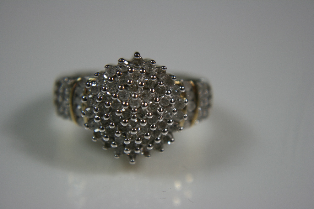 DIAMOND CLUSTER RING - very attractive 9ct gold large cluster ring set with around 1ct of - Image 2 of 6