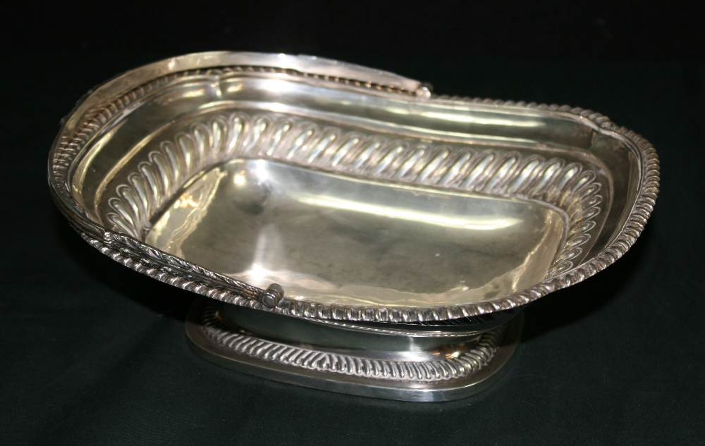 CHARLES STUART HARRIS -  A decorative cake basket with rope boarder around the edge and decorative - Image 3 of 6