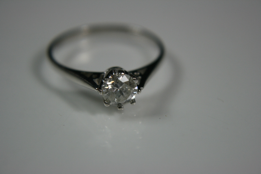 PLATINUM & DIAMOND SOLITAIRE RING - attractive 0.5ct diamond solitaire ring of approximately 0.5