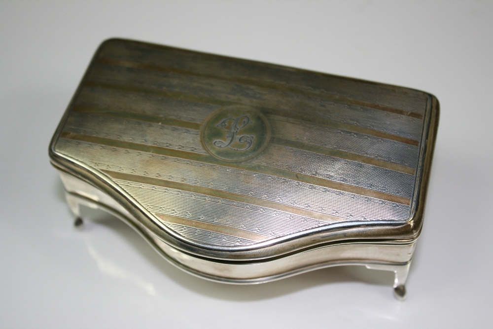 TRINKET BOX - A silver trinket box fully hallmarked, though the hallmarks are very worn. Initial 'L'