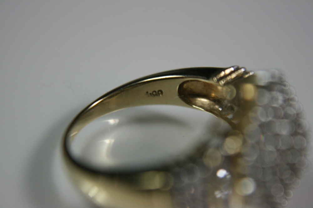 DIAMOND CLUSTER RING - very attractive 9ct gold large cluster ring set with around 1ct of - Image 4 of 6