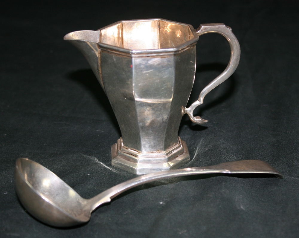 WILLIAM NEALE AND SONS/ RICHARD CROSLEY AND GEORGE SMITH IV - A collection of 2 pieces of silver. An