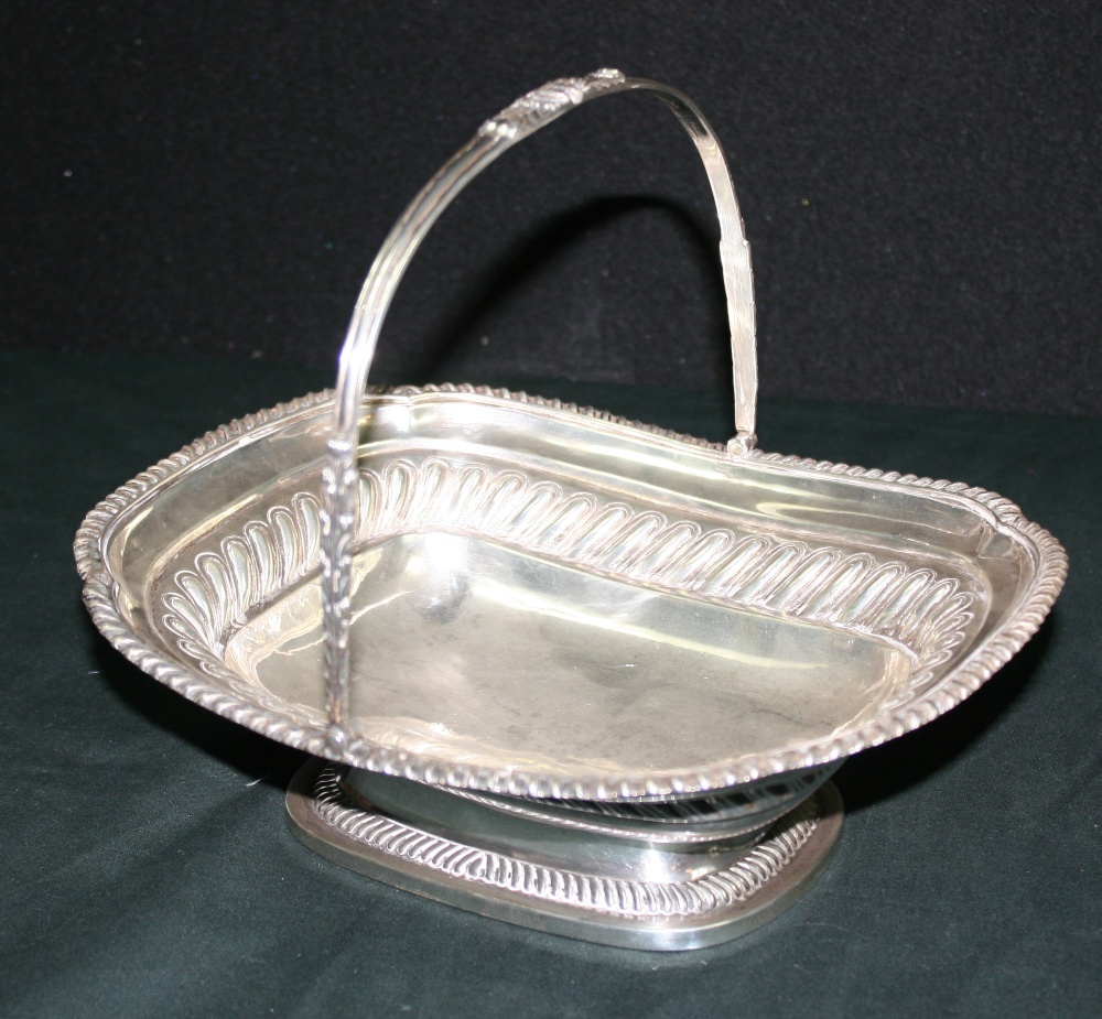 CHARLES STUART HARRIS -  A decorative cake basket with rope boarder around the edge and decorative - Image 2 of 6