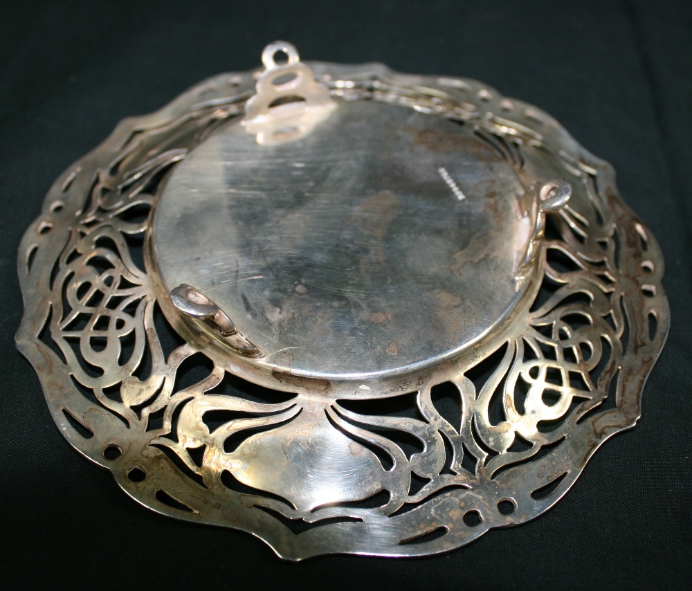 MAPPIN AND WEBB - A decorative pierced Bon Bon dish by Mappin and Webb. Dish measures 17cm across - Image 3 of 3