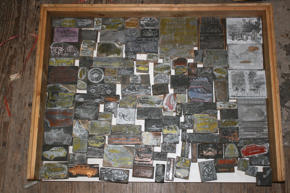 MOTORING & TRANSPORT - tray of around 125 metal printing plates relating to cars and transport