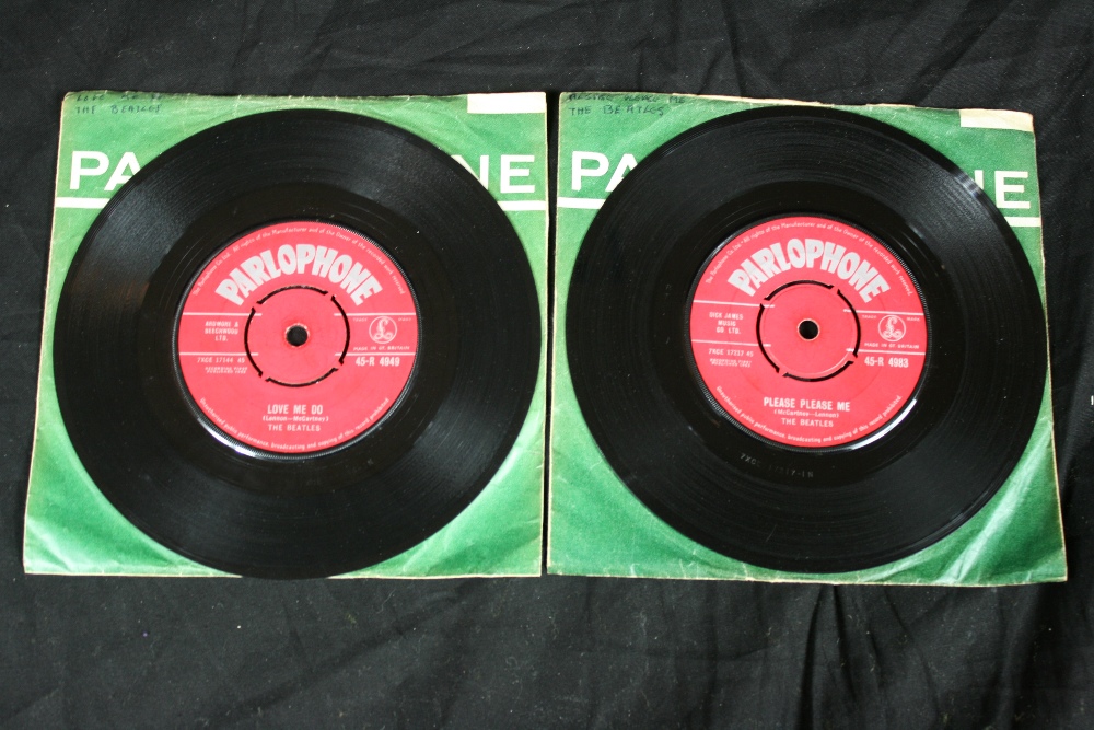 RED LABEL PARLOPHONE SINGLES - Collection of 2 x Beatles 7" to include Love Me Do (45-R 4949) red