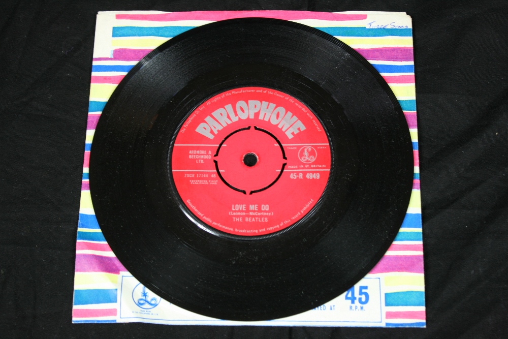 BEATLES LOVE ME DO -  UK red label pressing with "The Parlophone Co Ltd" & "Ardmore & Beechwood Ltd"