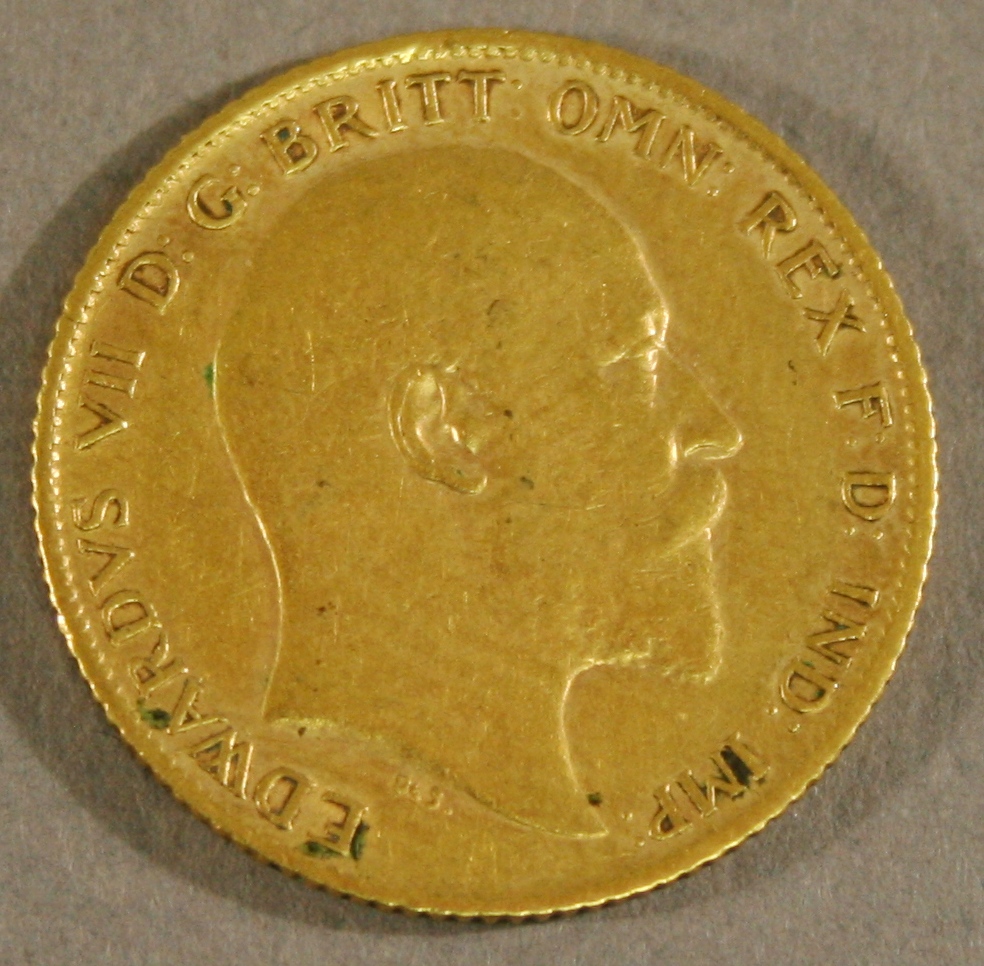 AN EDWARD VII HALF SOVEREIGN London mint, dated 1908. 4grams CONDITION: F-VF.