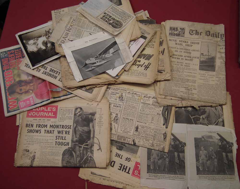 Log books and related paperwork for the pilot F. Roy Tuckett. Lot to include a flight log for - Image 6 of 35