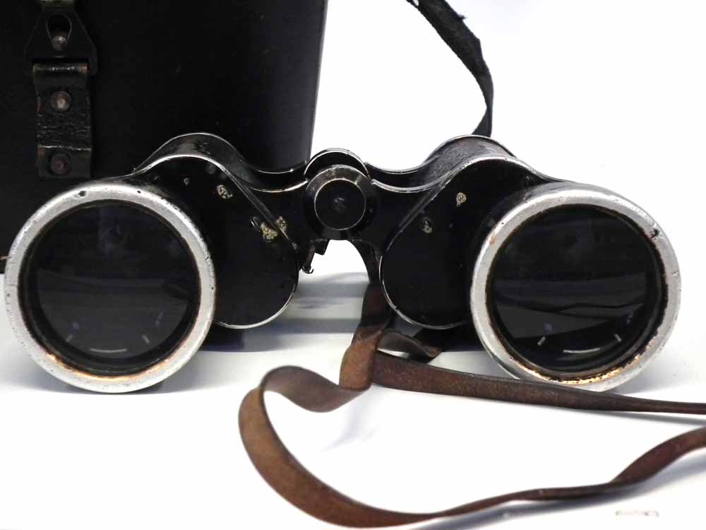 Pair of German WW2 Carl Zeiss DF 7x50 Third Reich Binoculars   stamped with the with a Luftwaffe - Image 8 of 12