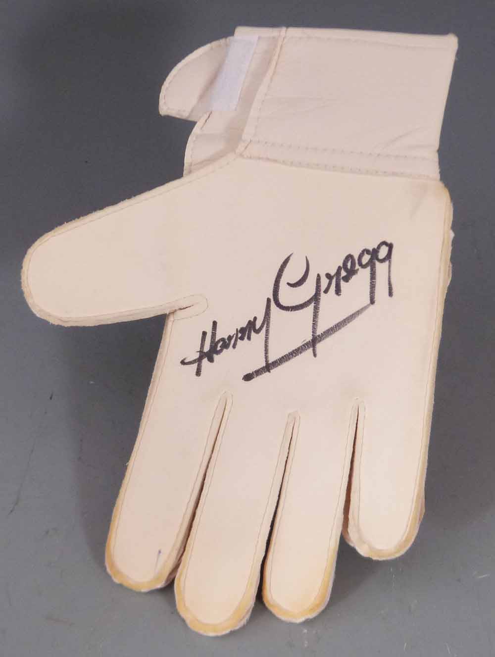 Umbro Goal Keeper`s glove signed by Harry Gregg (Manchester United) together with Sporting Legends