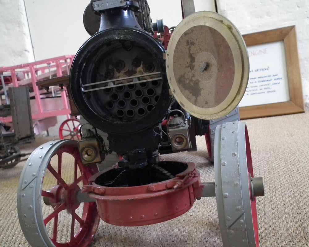 Live Steam traction engine `Allchin Royal Chester` with Ransome Threshing Box and Baler  1.5inches - Image 22 of 22