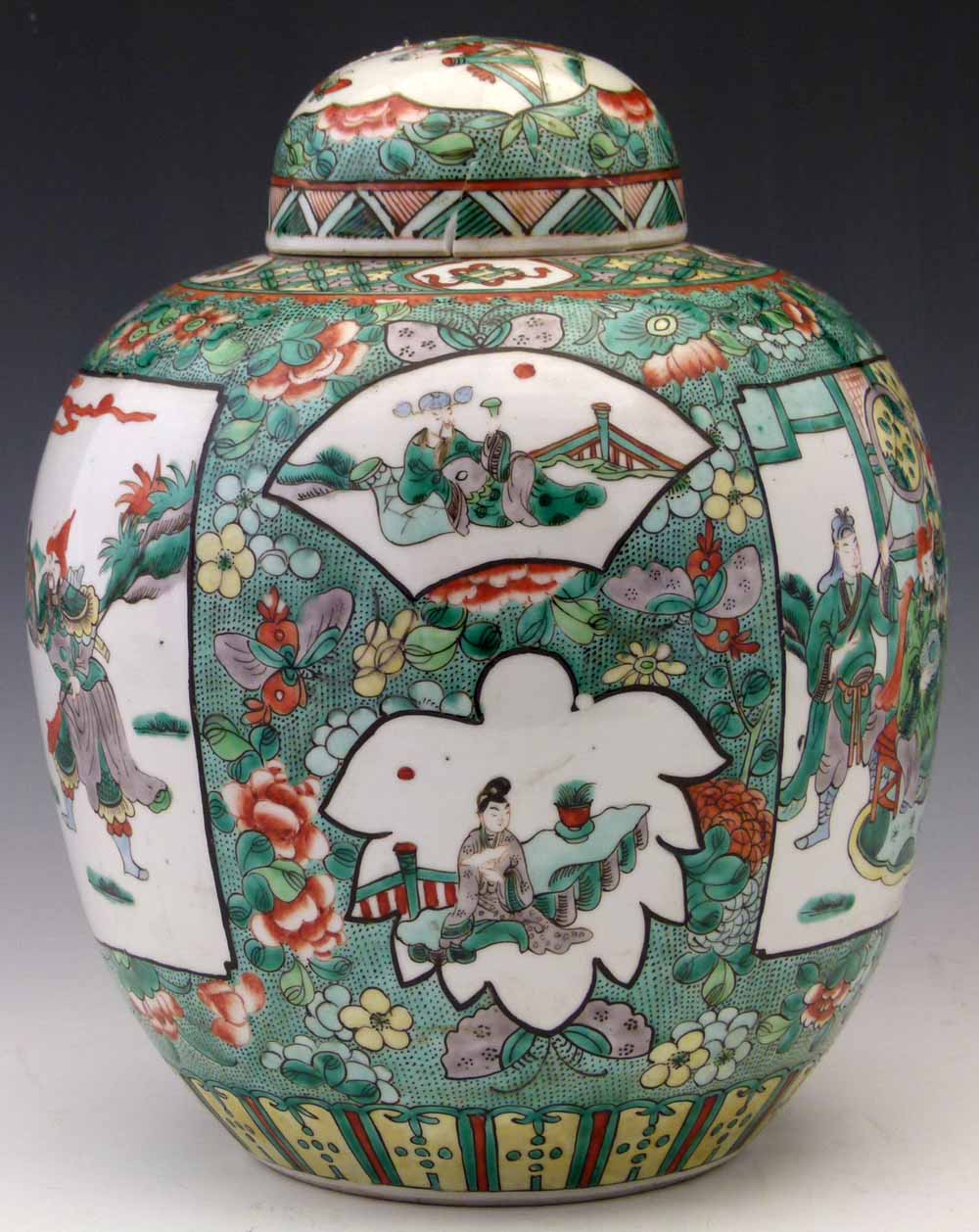Chinese famille verte lidded jar, 19th century, painted on the floral ground with panels of - Image 4 of 9