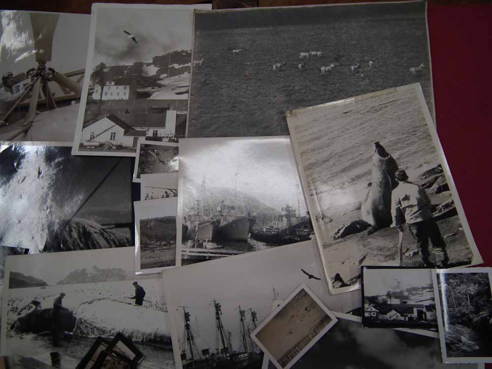 Log books and related paperwork for the pilot F. Roy Tuckett. Lot to include a flight log for - Image 33 of 35