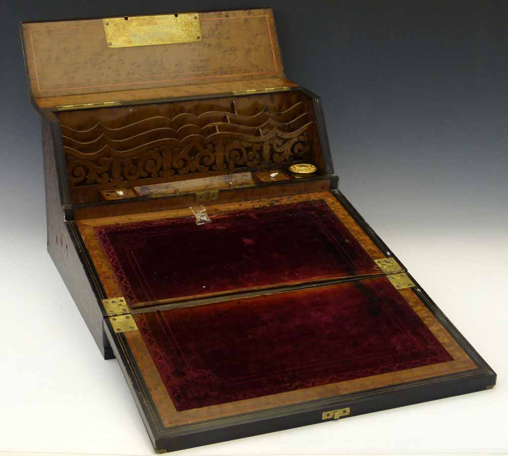 French Boulle type cut brass and tortoiseshell lacquer table top writing box, circa 1870, signed - Image 2 of 8