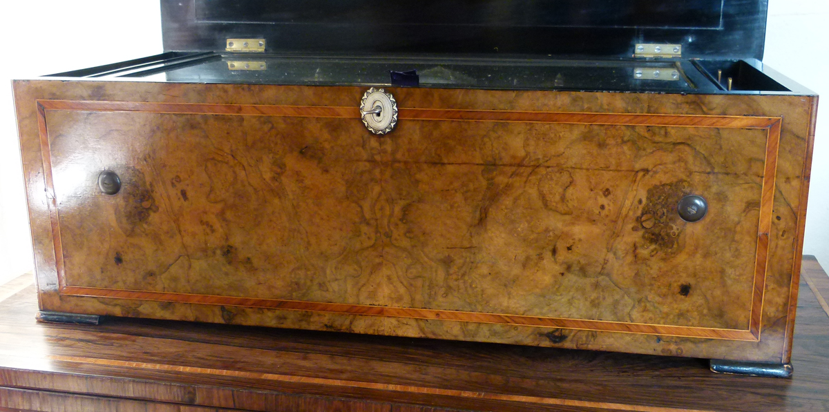 Swiss musical box circa 1870, the figured walnut case housing a 44cm barrel playing 12 airs on a - Image 4 of 13