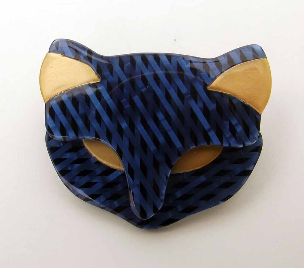 Lea Stein Paris cat mask brooch. Condition report: see terms and conditions.