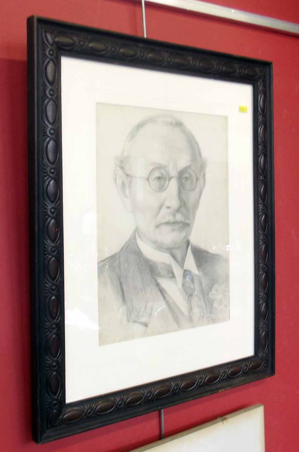 Marjorie Mostyn - Male portrait, pencil. Condition report: see terms and conditions.