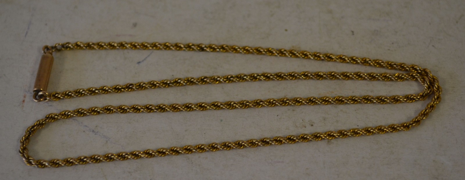 A 9ct Gold Small Rope Linked Chain 4.5gms