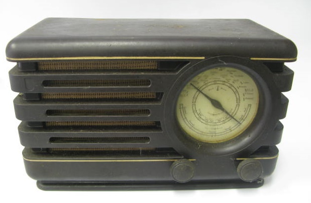 A Philips bakelite cased radio