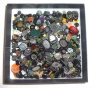 Quantity of Victorian miniature hardstone seals etc