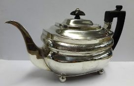 Georgian silver tea pot `RM` with chased decoration, 17.90 oz