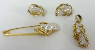 Pearl and diamond brooch, pendant and pair earrings, set in 14ct gold
