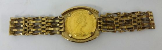 A bracelet set with 1/2 sovereign QEII 1982