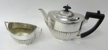 Silver half fluted tea pot and sucre, Goldsmiths and Silversmiths 24.79 oz