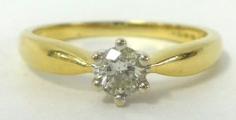18ct gold and diamond set solitaire ring, approx 0.33ct, size P