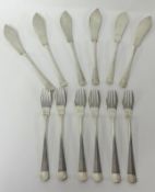 Set of Dutch silver knives and forks, 18.80 oz