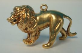 Large 9ct gold lion charm approximately 27g