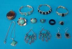 Various ornate costume jewellery rings, bangles, earrings and amber type pendant (13)