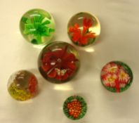 Collection of paper weights (6)